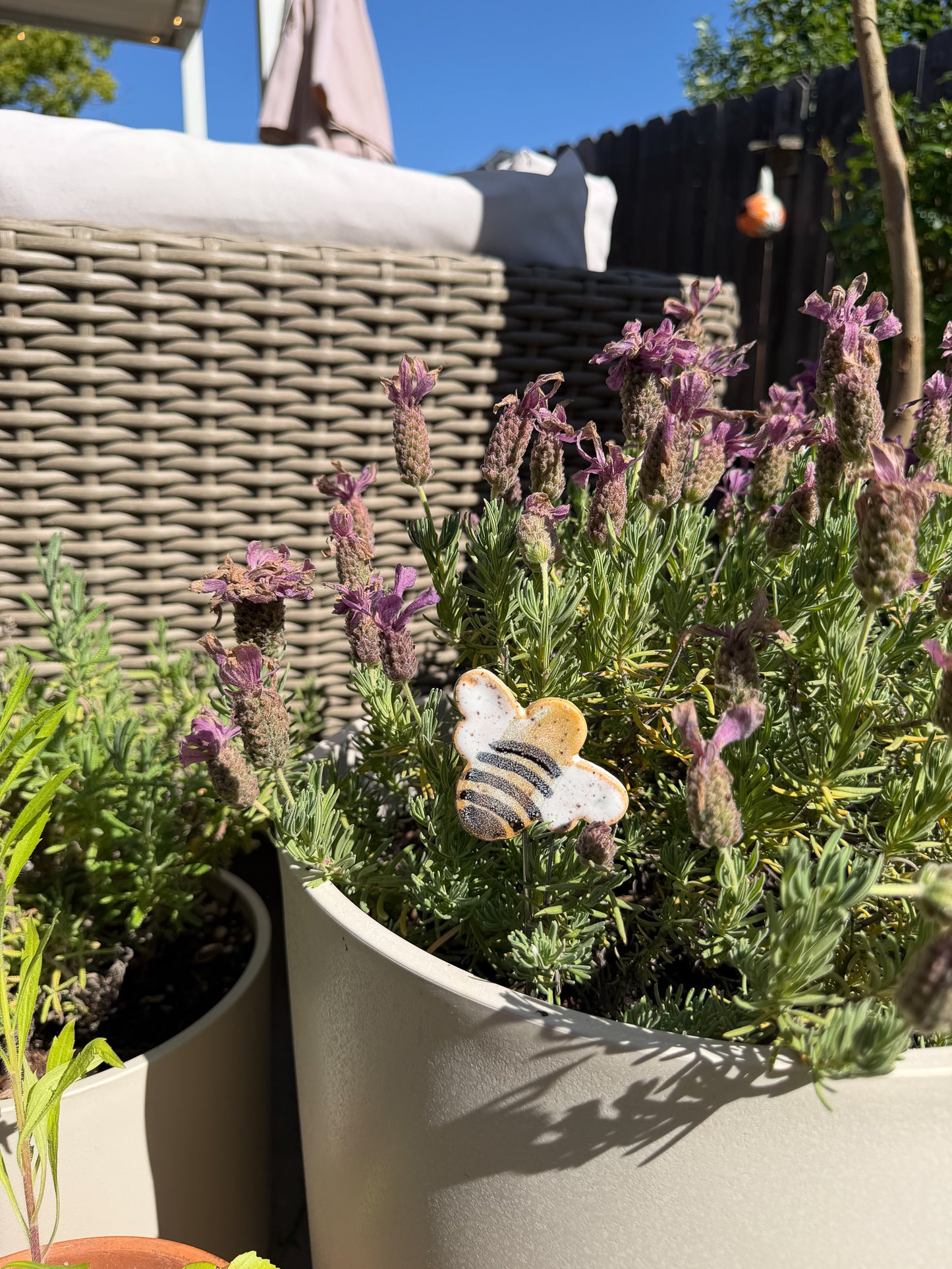 Bumblebee Garden Stake